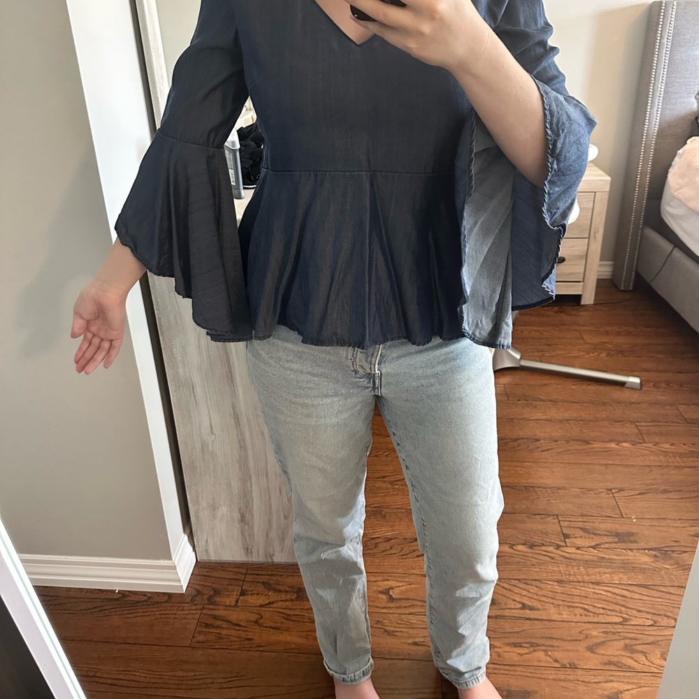 ☀️ White House Black Market Denim Top